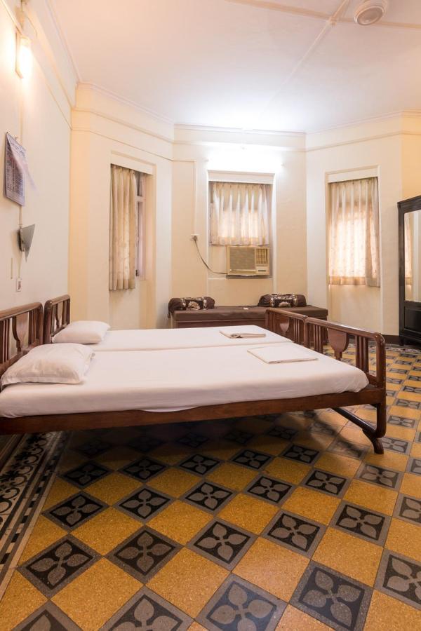 Bentleys Hotel Mumbai Eksteriør bilde