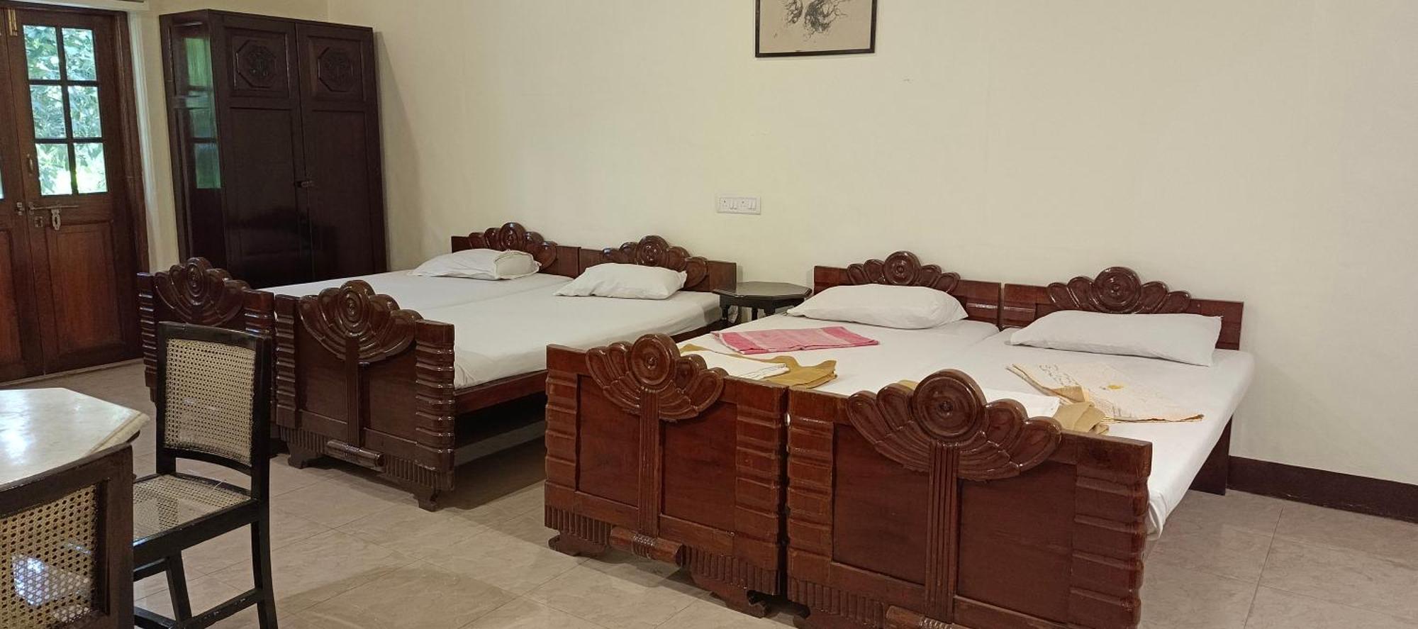 Bentleys Hotel Mumbai Eksteriør bilde