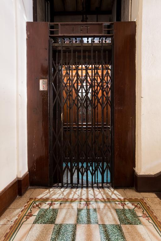 Bentleys Hotel Mumbai Eksteriør bilde